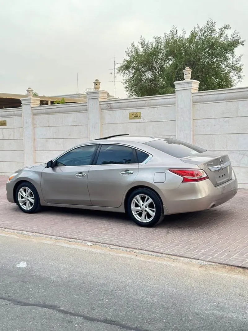 2015 نيسان آلتيما in Dubai