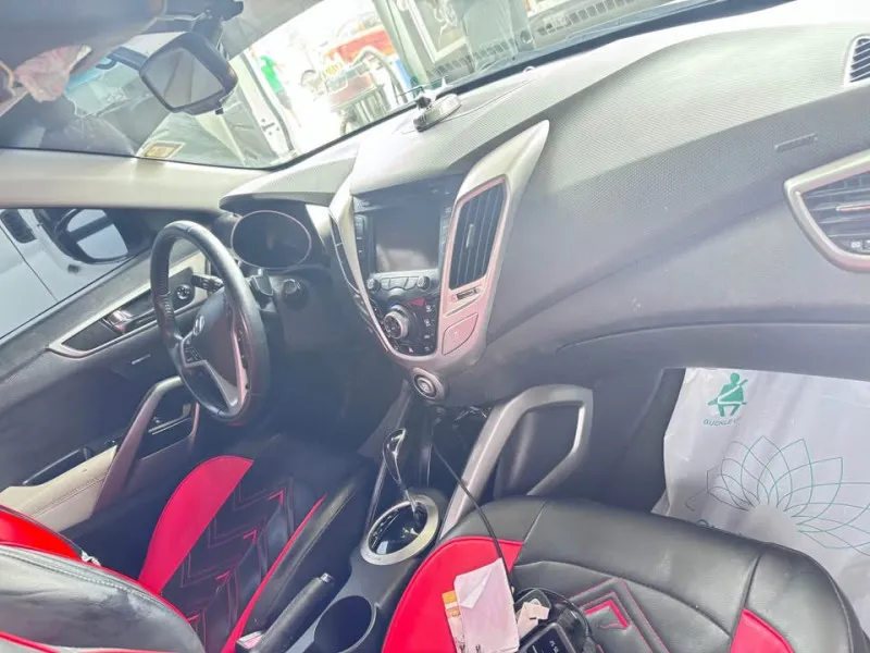 2013 Hyundai Veloster in Dubai