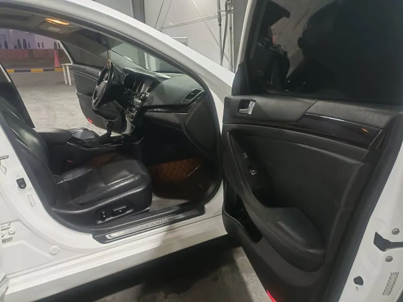 2014 Kia Cadenza in Dubai