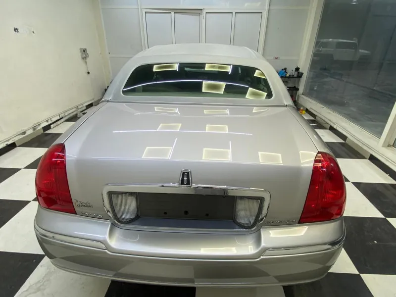 2011 Lincoln Town Car in Dubai