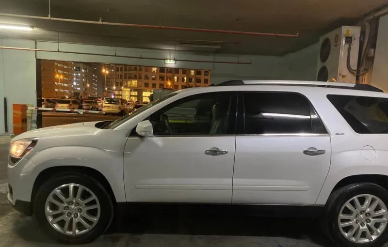 2016 GMC Acadia in Dubai