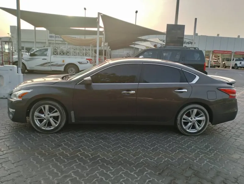 2014 نيسان آلتيما in Dubai