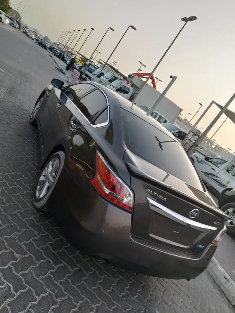 2014 نيسان آلتيما in Dubai