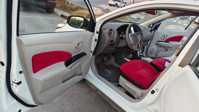 2016 نيسان صني in Dubai