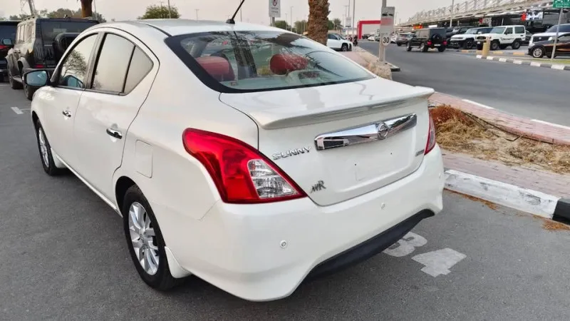 2016 نيسان صني in Dubai