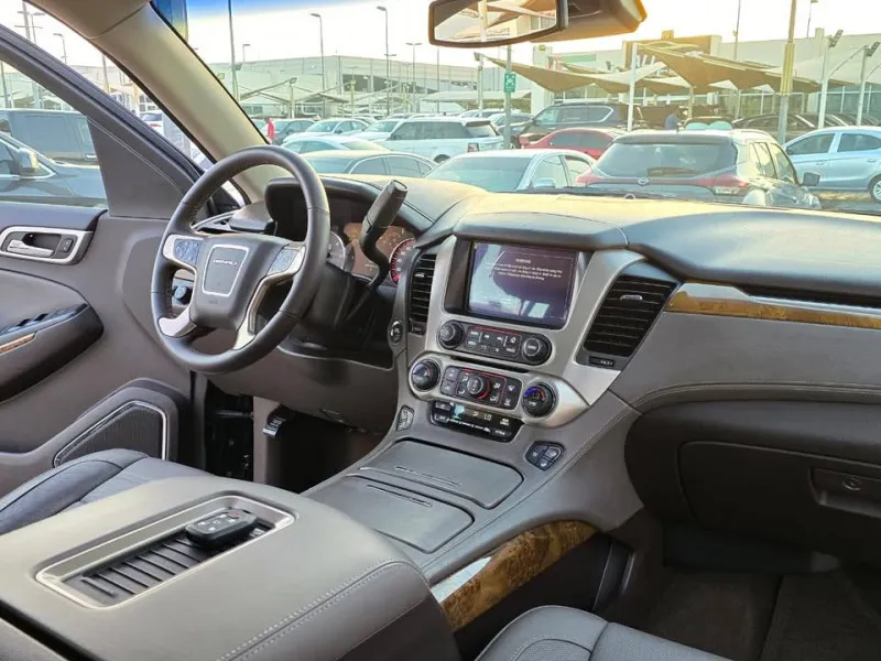 2015 GMC Yukon in Dubai