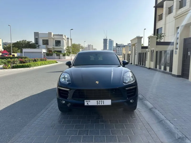 2017 Porsche Macan in Dubai