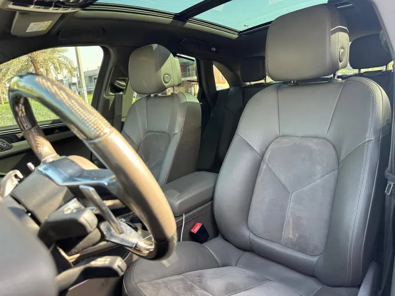 2017 Porsche Macan in Dubai