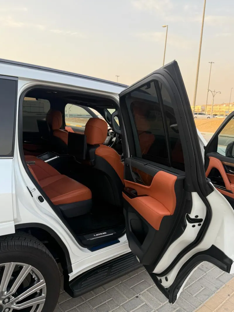 2024 Lexus LX600 in Dubai