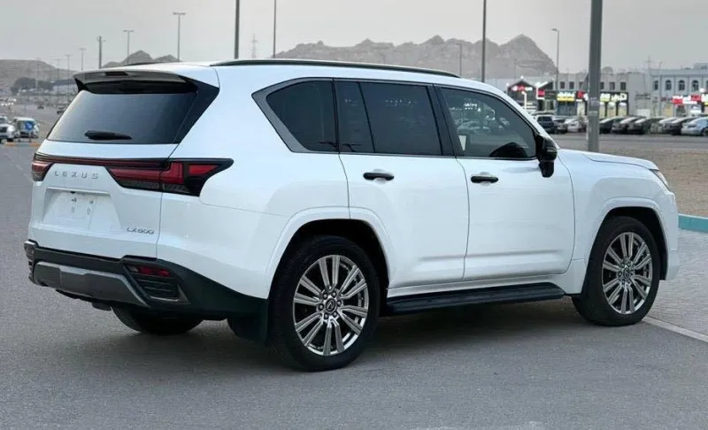 2024 Lexus LX600 in Dubai