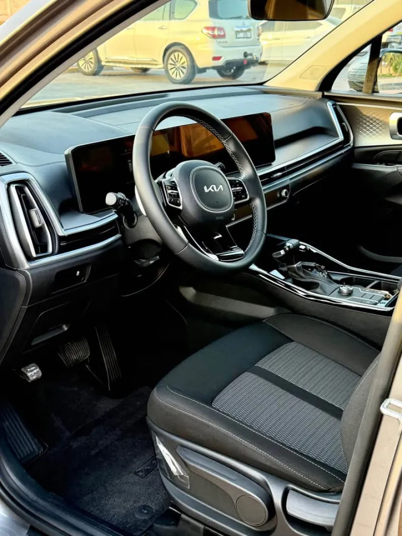 2024 Kia Sorento in Dubai