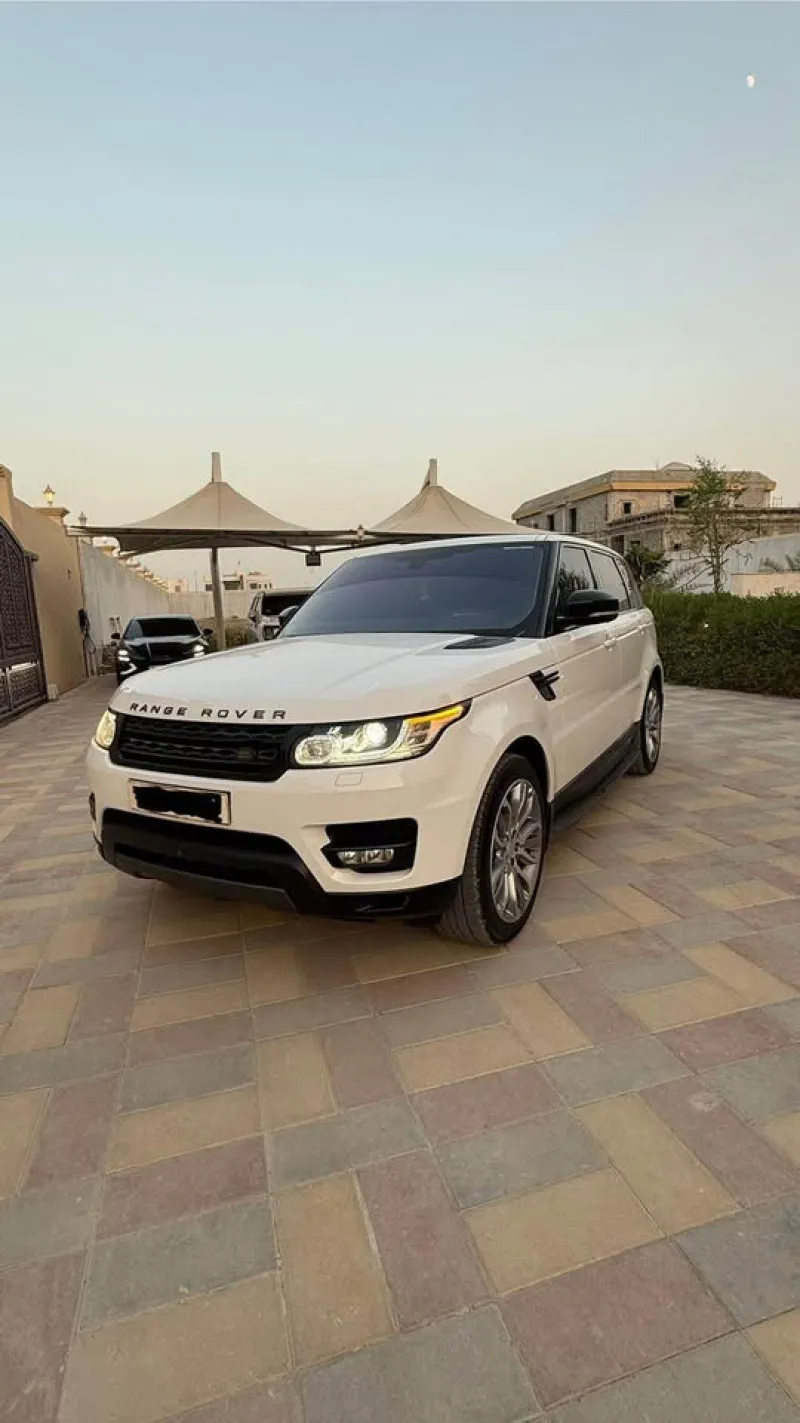 2016 لاند روفر رينج روفر سبورت in Dubai
