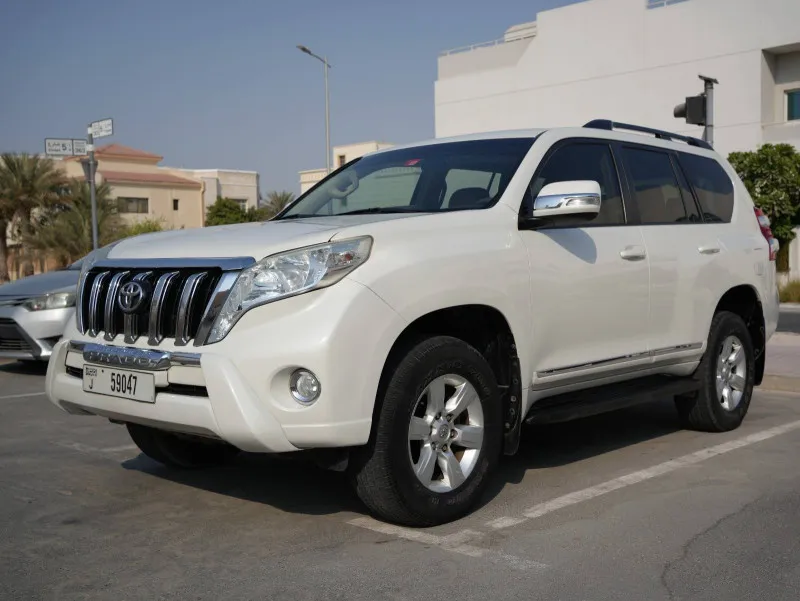 2015 تويوتا برادو in Dubai