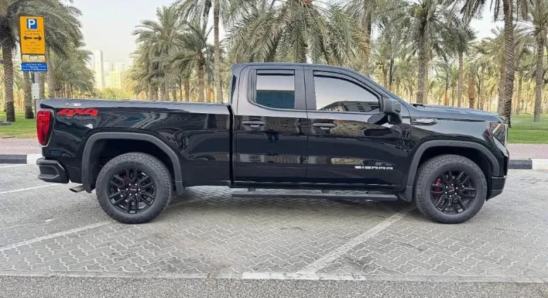 2023 GMC Sierra in Dubai