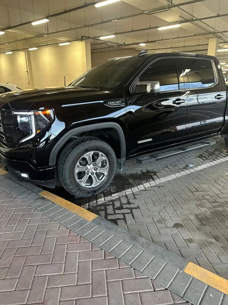 2023 جي أم سي سييرا in Dubai