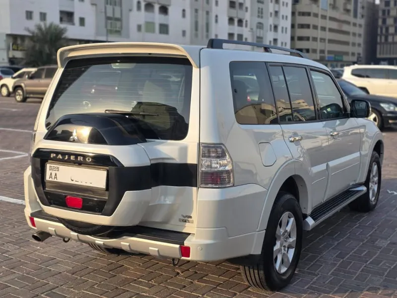 2017 Mitsubishi Pajero in Dubai