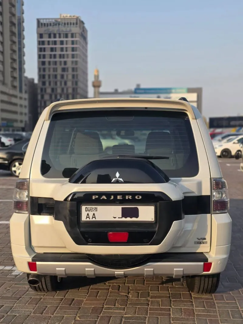 2017 Mitsubishi Pajero in Dubai