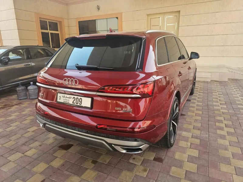 2020 اودي كيو٧ in Dubai