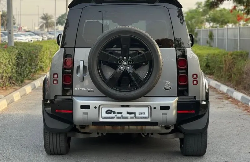 2023 لاند روفر ديفندر in Dubai