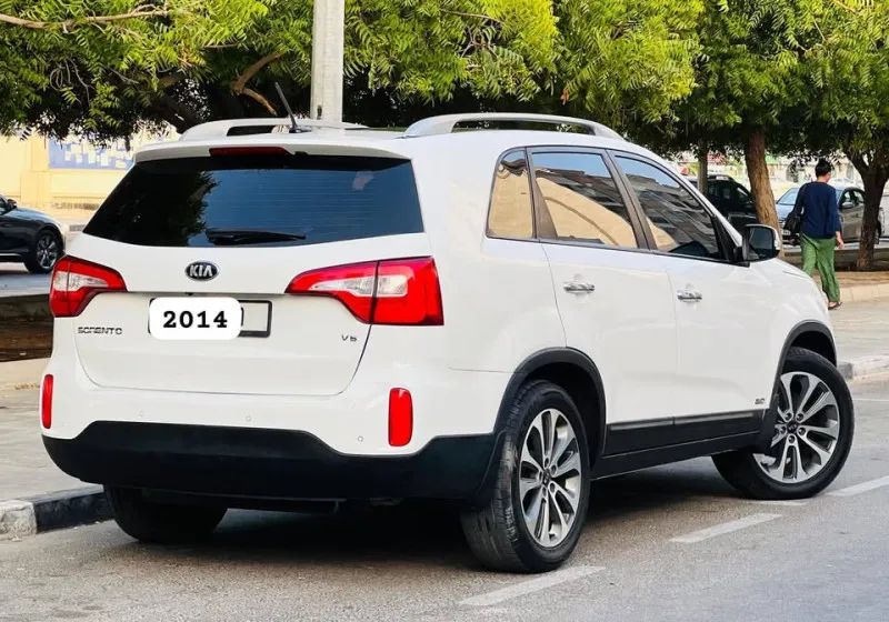 2014 Kia Sorento in Dubai