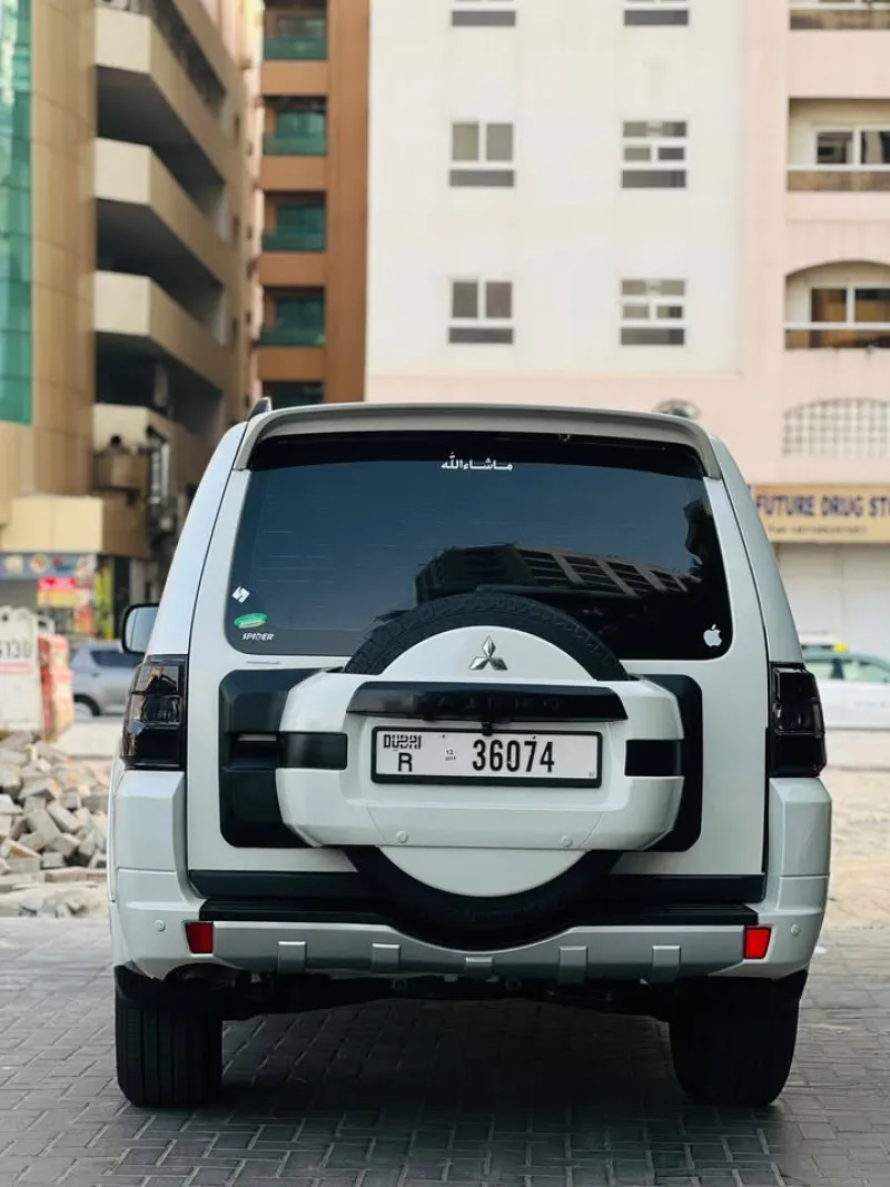 2013 Mitsubishi Pajero in Dubai