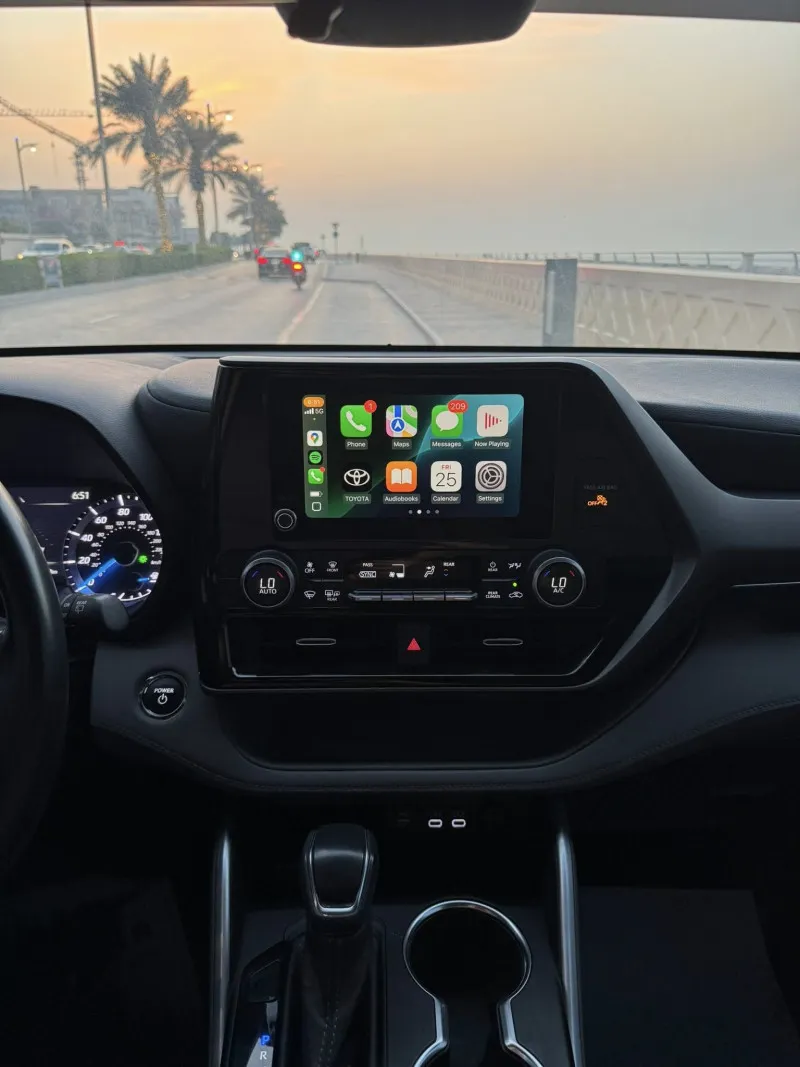 2023 Toyota Highlander in Dubai
