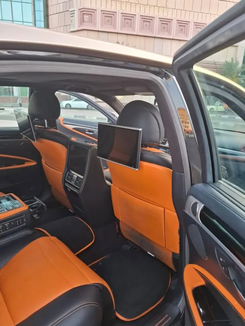2013 Lexus LS in Dubai