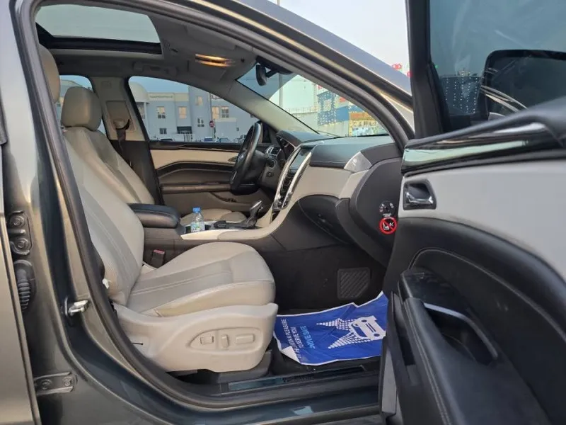 2013 Cadillac SRX in Dubai