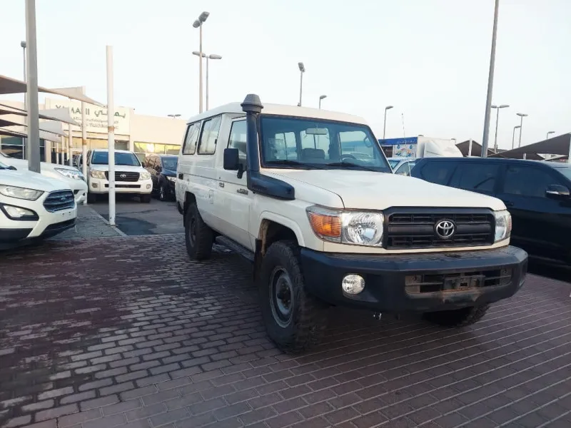2016 تويوتا كومباكت كروزر in Dubai