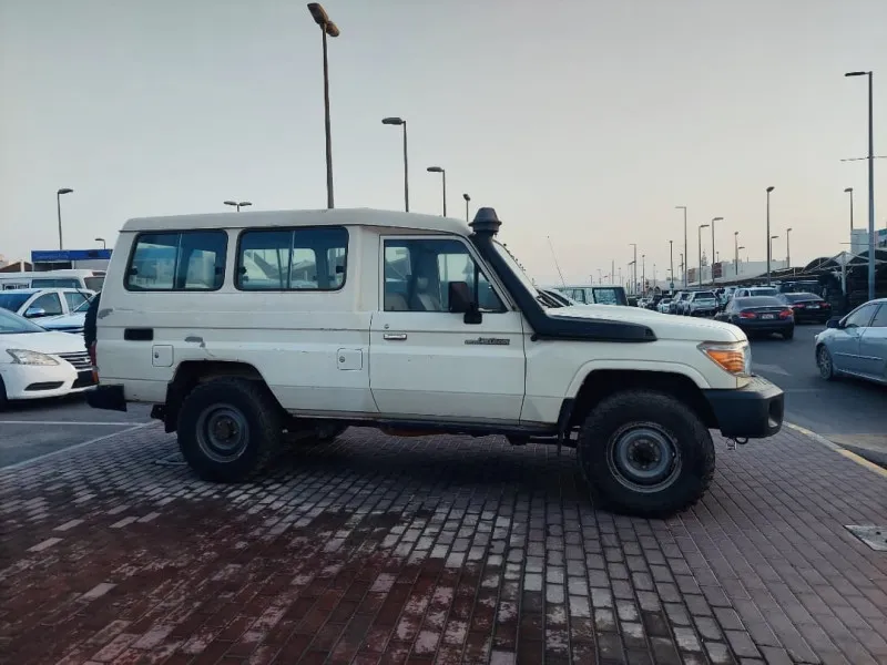 2016 تويوتا كومباكت كروزر in Dubai