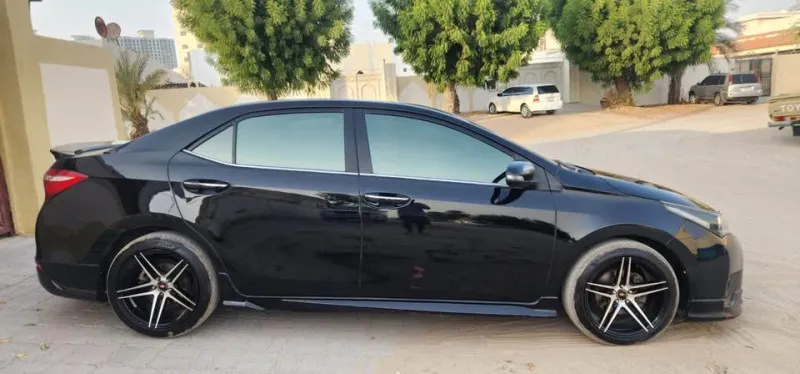 2015 تويوتا كورولا in Dubai