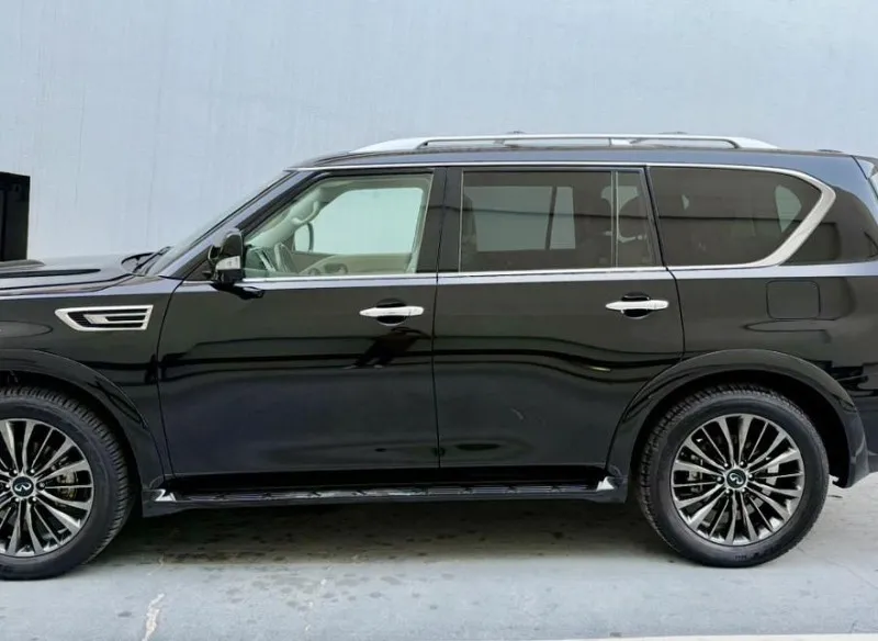 2021 Infiniti QX80 in Dubai
