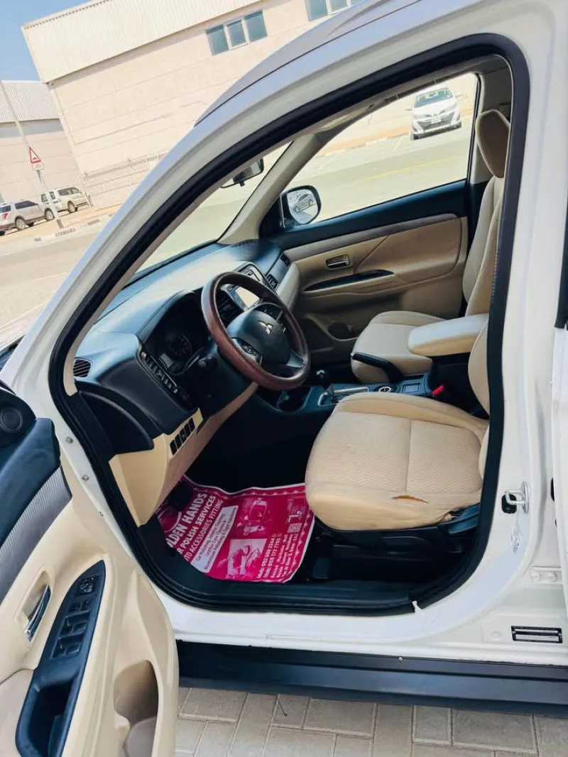 2016 ميتسوبيشي باجيرو in Dubai