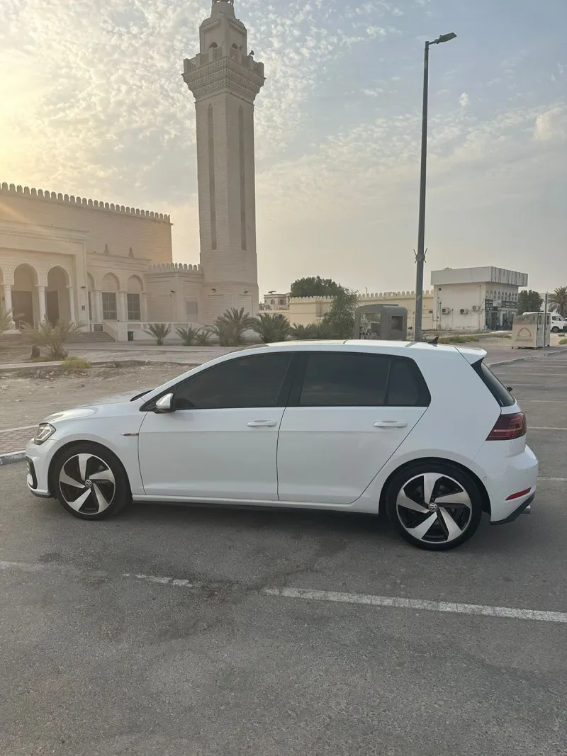 2018 Volkswagen Golf in Dubai