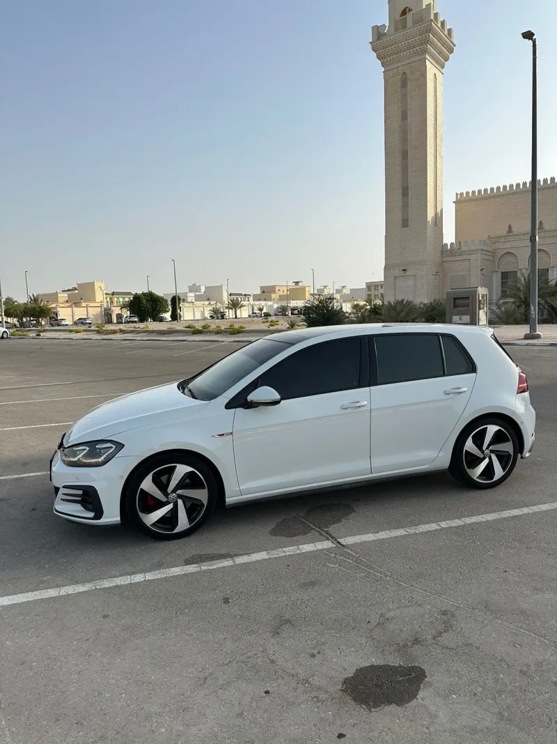 2018 Volkswagen Golf in Dubai