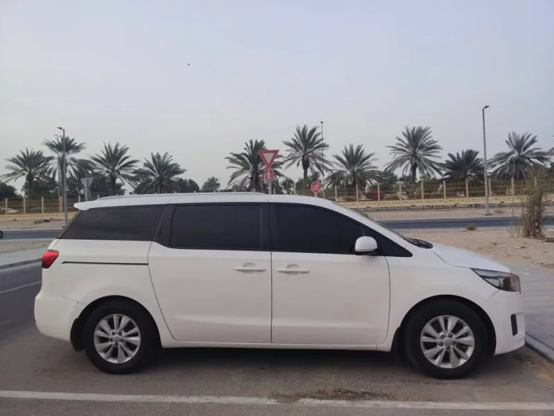 2016 كيا كارنفال in Dubai