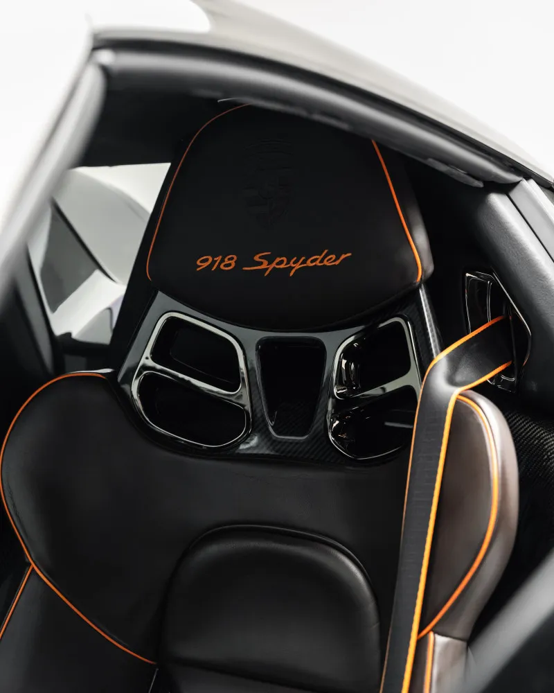 2015 Porsche 918 Spyder in Dubai
