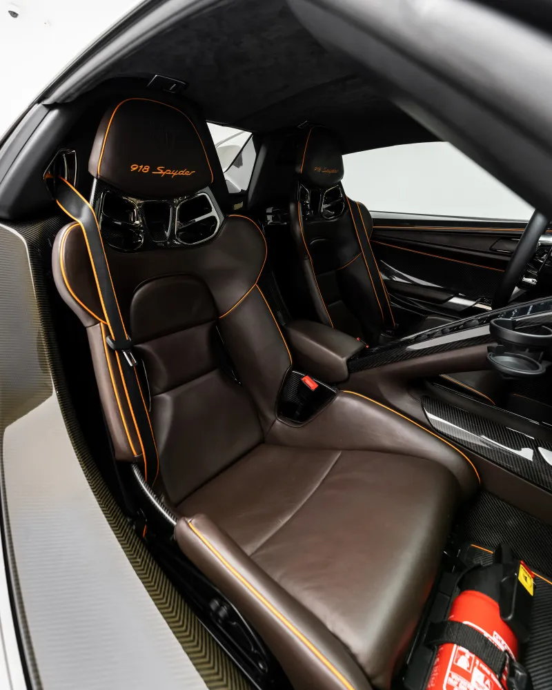 2015 Porsche 918 Spyder in Dubai