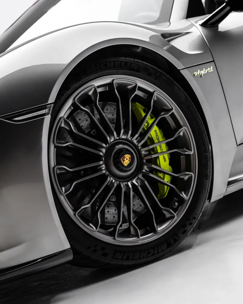2015 Porsche 918 Spyder in Dubai