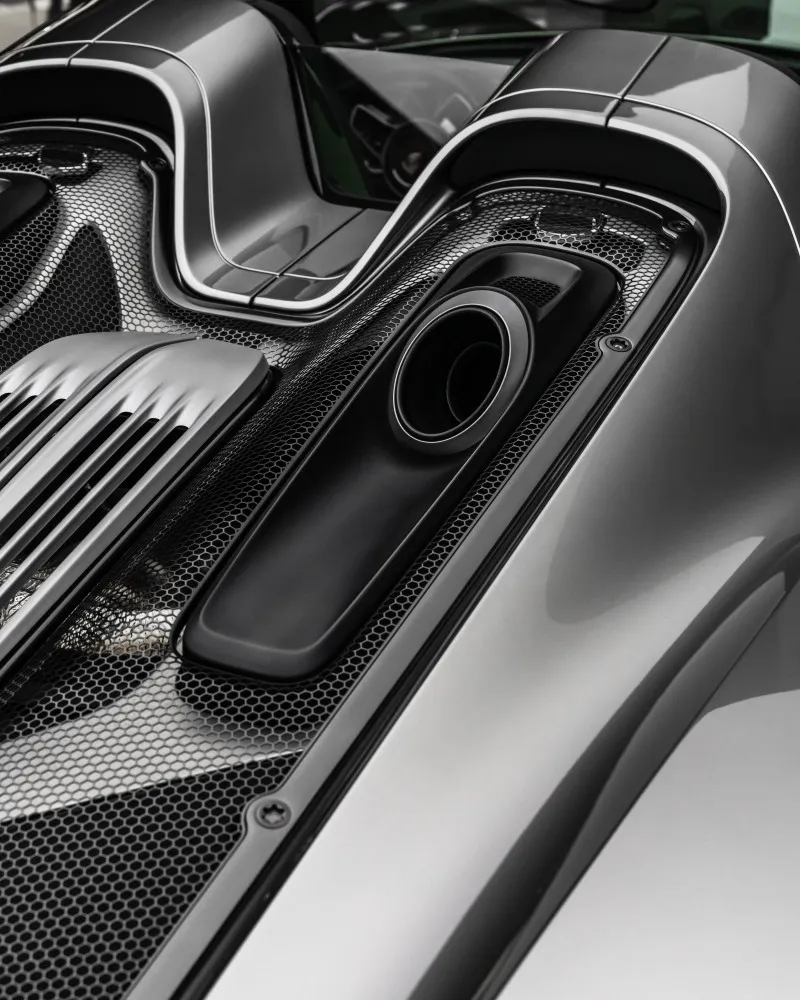 2015 Porsche 918 Spyder in Dubai