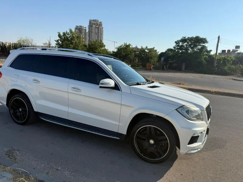 2015 Mercedes-Benz GL in Dubai