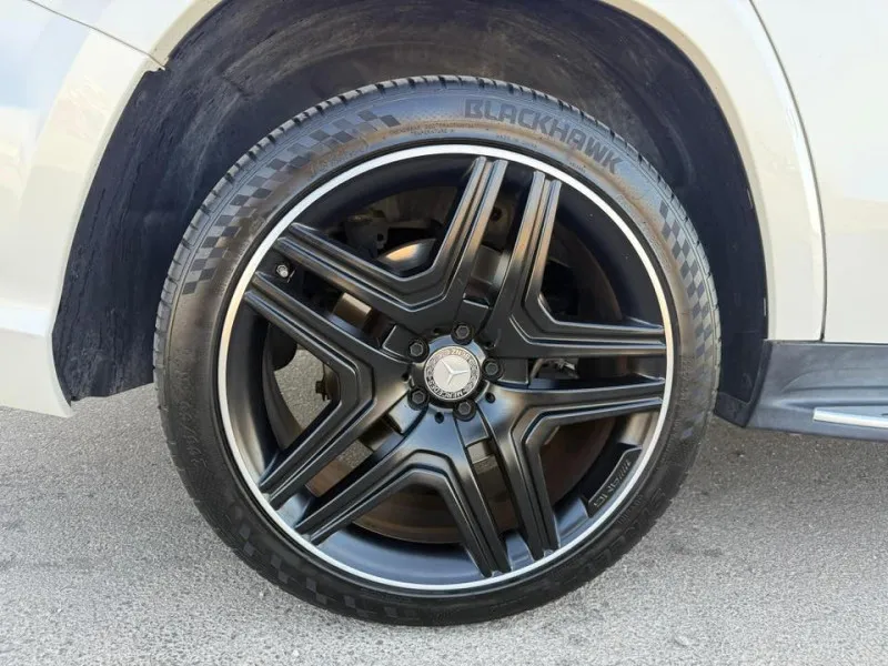 2015 Mercedes-Benz GL in Dubai