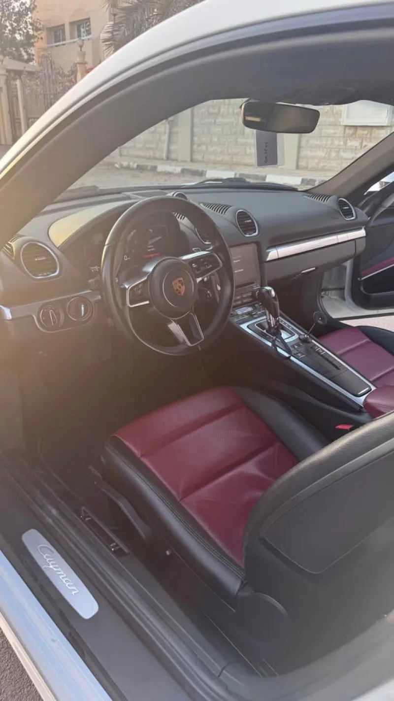 2018 Porsche Cayman in Dubai