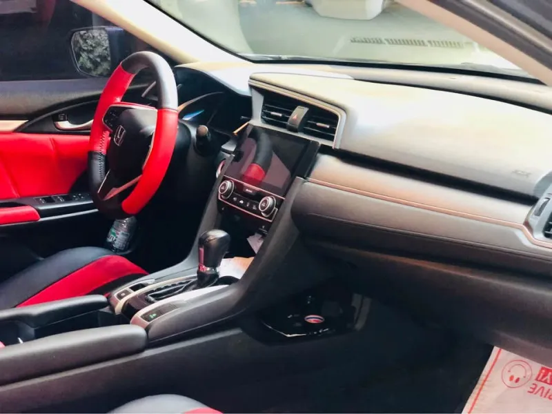 2016 Honda Civic in Dubai
