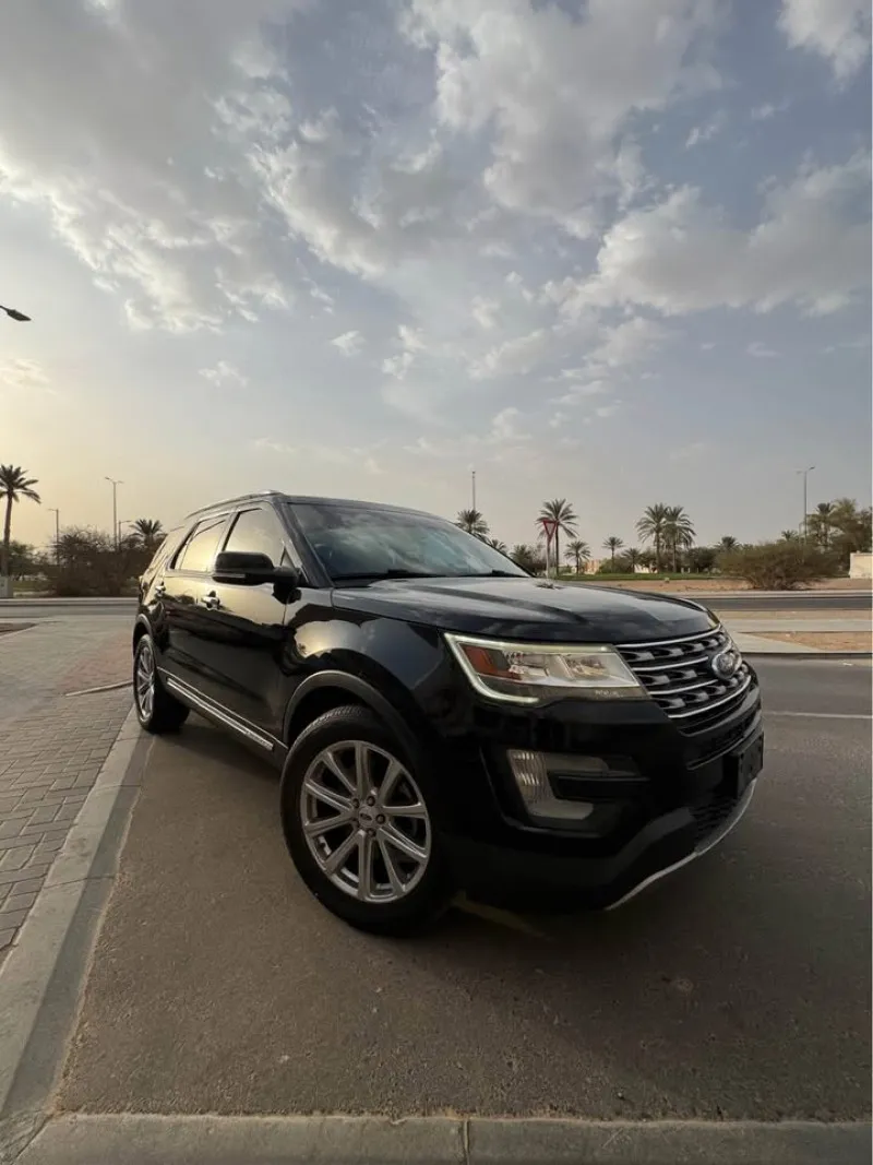 2016 Ford Explorer in Dubai