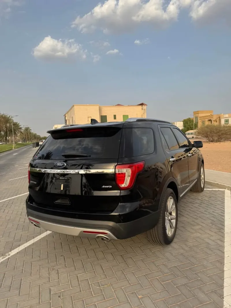 2016 Ford Explorer in Dubai