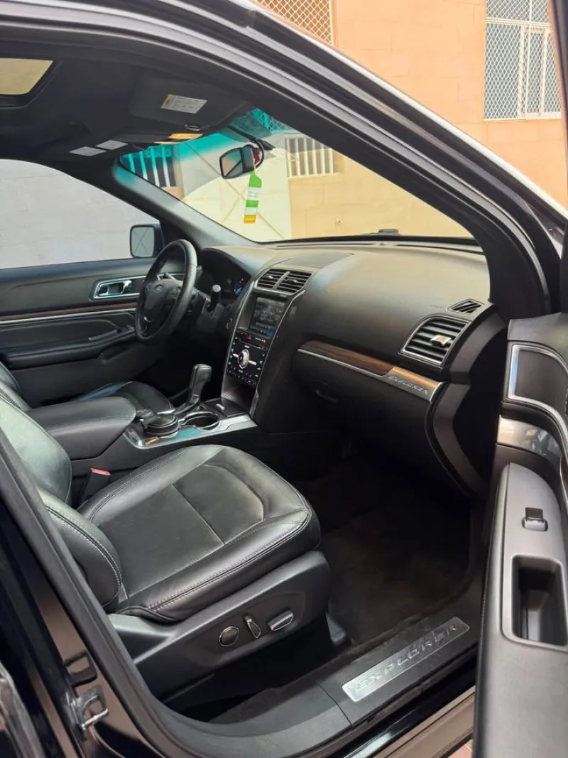 2016 Ford Explorer in Dubai