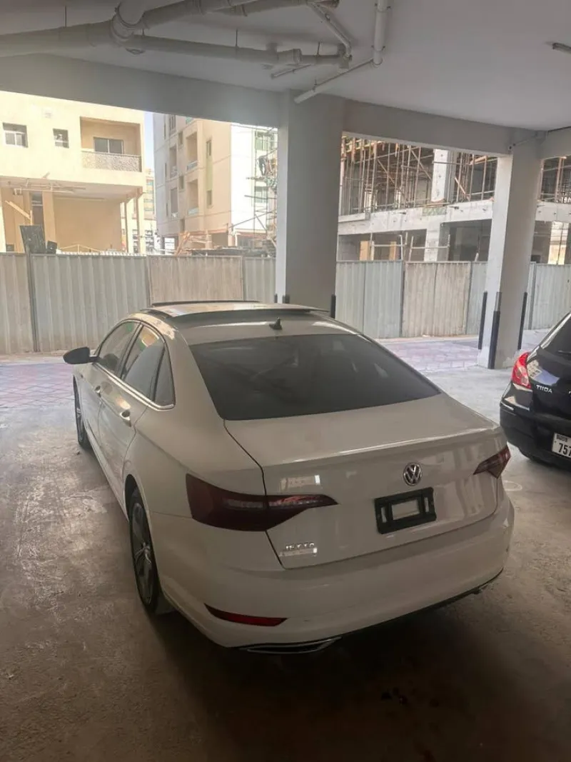 2021 فولجس فاجن جتا in Dubai