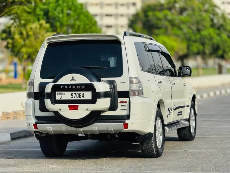 2013 Mitsubishi Pajero in Dubai