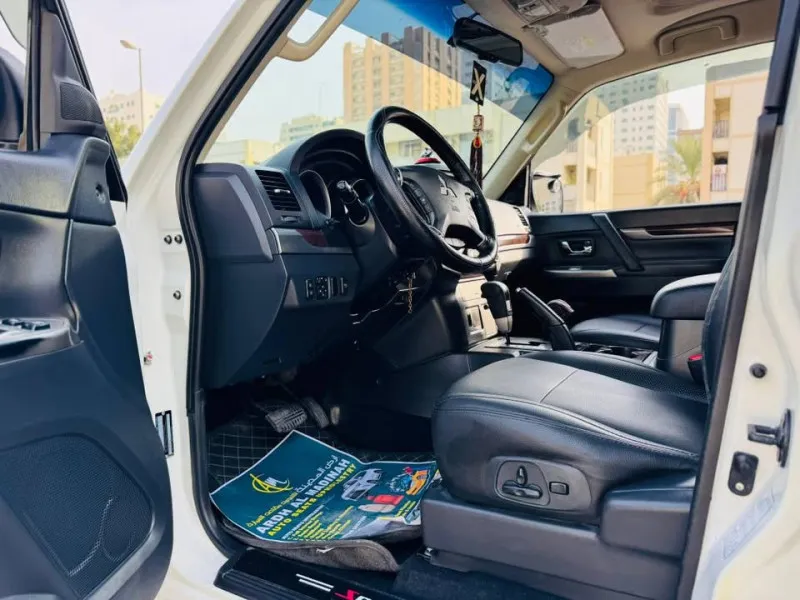 2013 Mitsubishi Pajero in Dubai